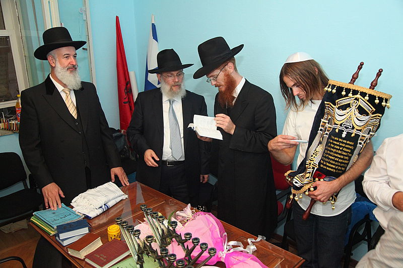 אחרי עשרות שנים: ספר תורה באלבניה