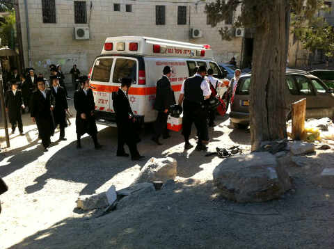 הכרתו של מרן הרב אלישיב התערפלה, צוות רפואי הוזעק