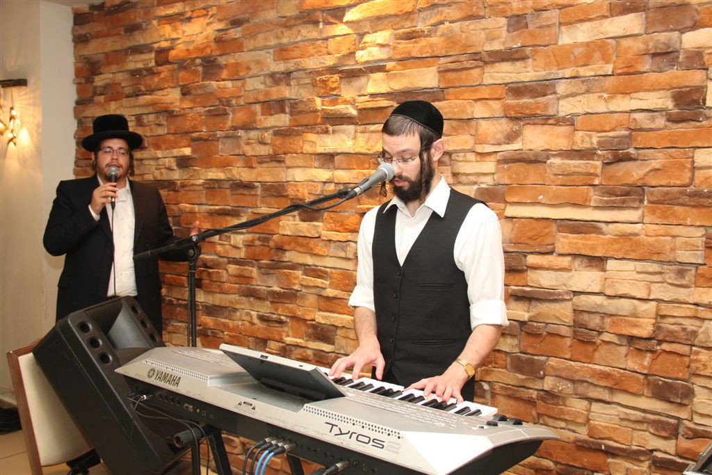 תיעוד מפואר: ספר התורה של האדמו"ר מסערט ויז'ניץ