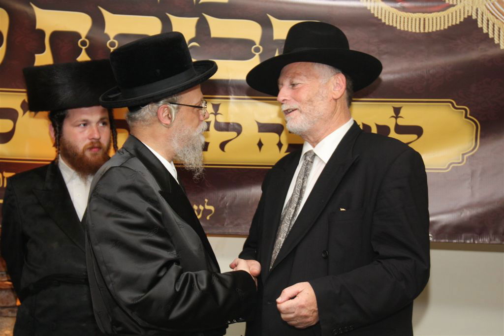 תיעוד מפואר: ספר התורה של האדמו"ר מסערט ויז'ניץ