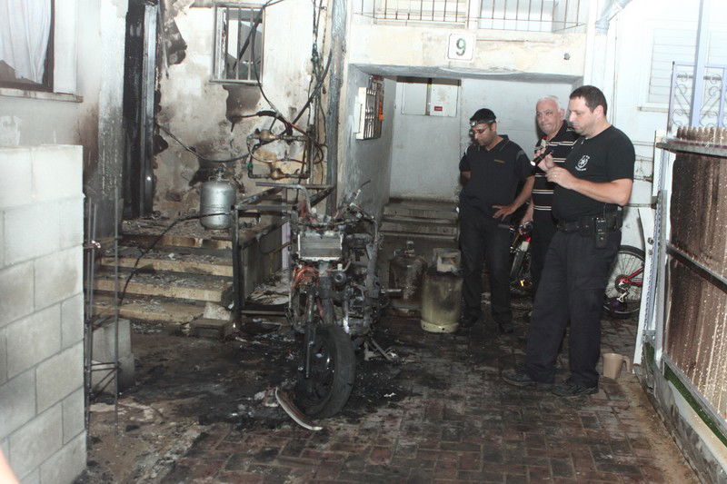 אופנוע הוצת בבני-ברק, חמישה נפגעו