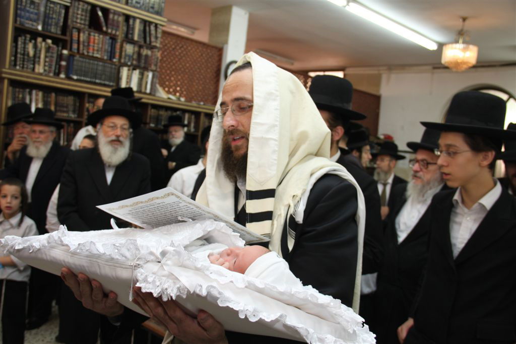 חג במודז'יץ: נכד האדמו"ר הובא בברית