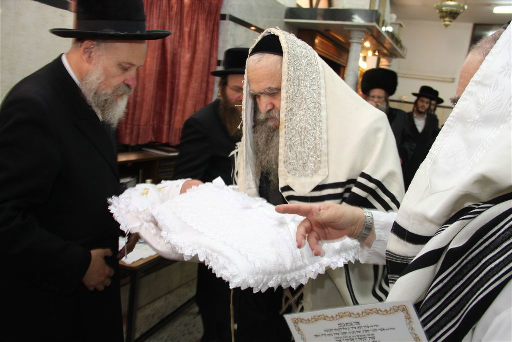 חג במודז'יץ: נכד האדמו"ר הובא בברית