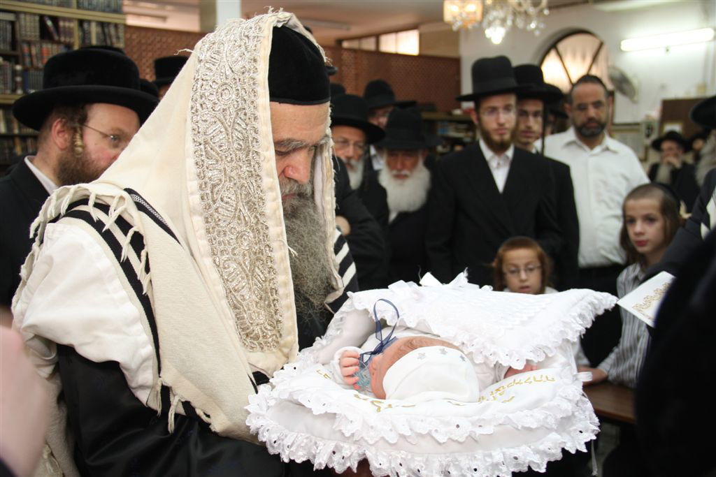 חג במודז'יץ: נכד האדמו"ר הובא בברית