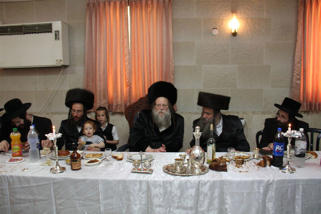 חג במודז'יץ: נכד האדמו"ר הובא בברית