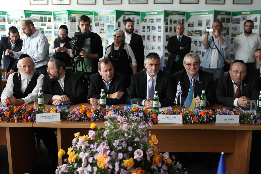 "מבצע אומן" יוצא לדרך: תיעוד מההכנות בציונו של רבי נחמן