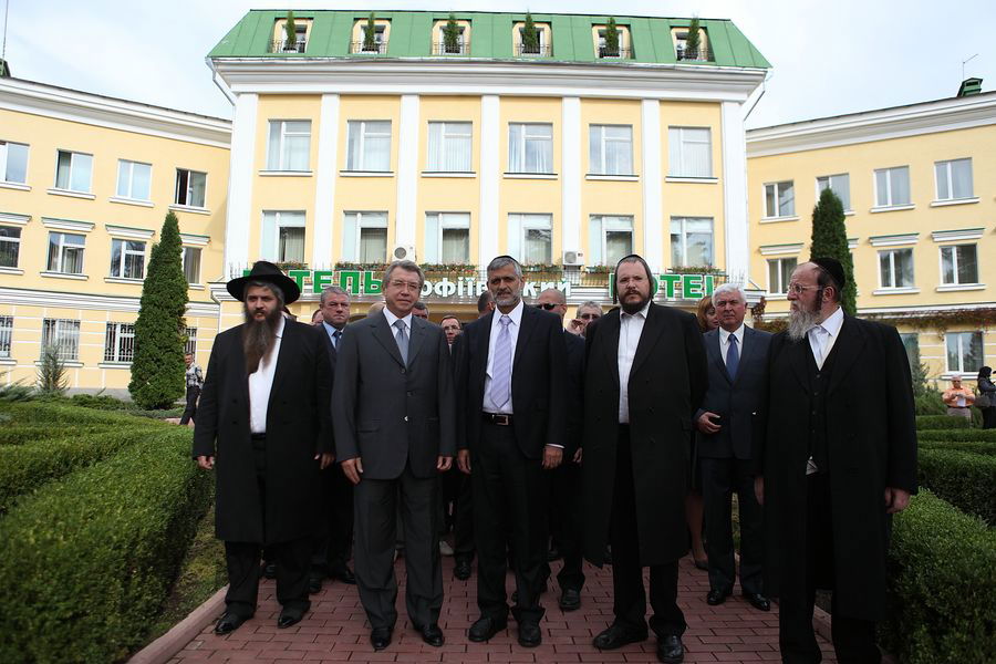 "מבצע אומן" יוצא לדרך: תיעוד מההכנות בציונו של רבי נחמן