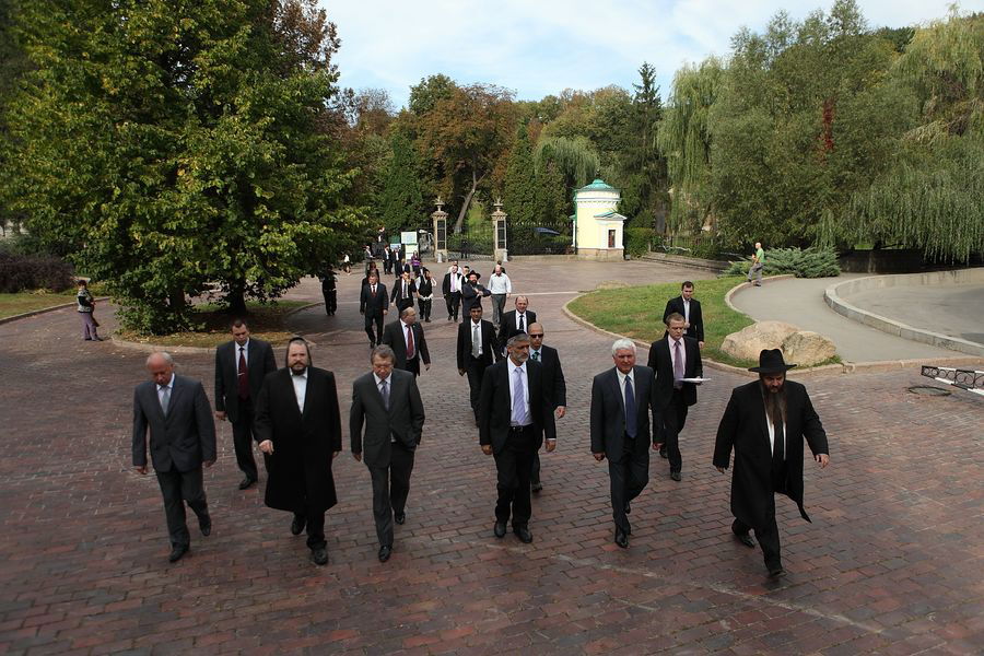 "מבצע אומן" יוצא לדרך: תיעוד מההכנות בציונו של רבי נחמן