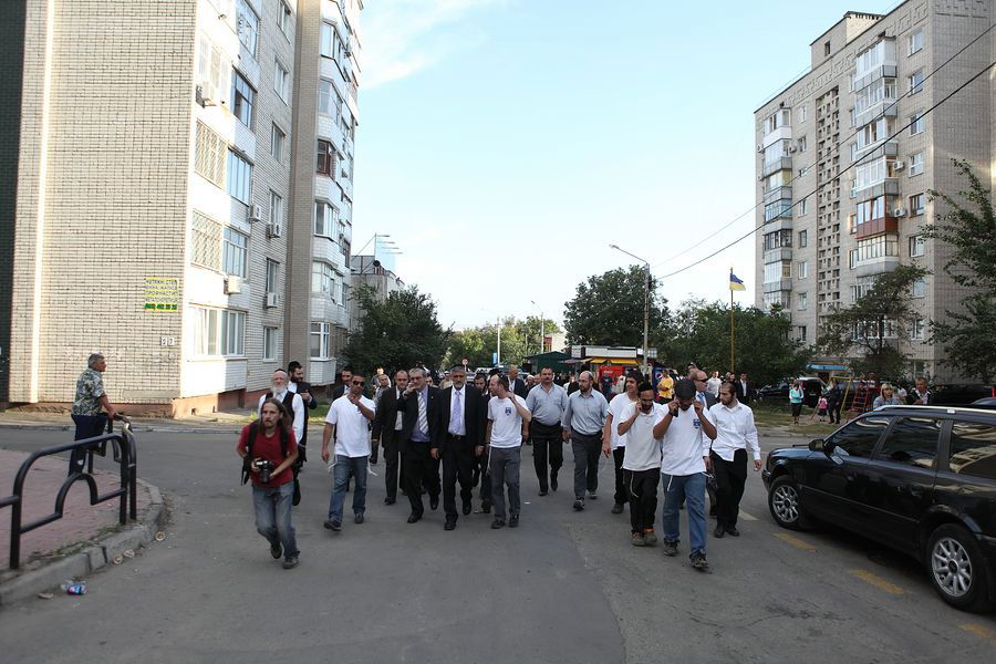 "מבצע אומן" יוצא לדרך: תיעוד מההכנות בציונו של רבי נחמן