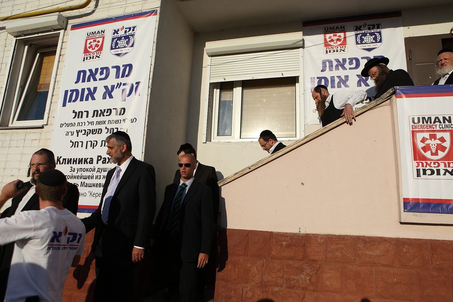 "מבצע אומן" יוצא לדרך: תיעוד מההכנות בציונו של רבי נחמן