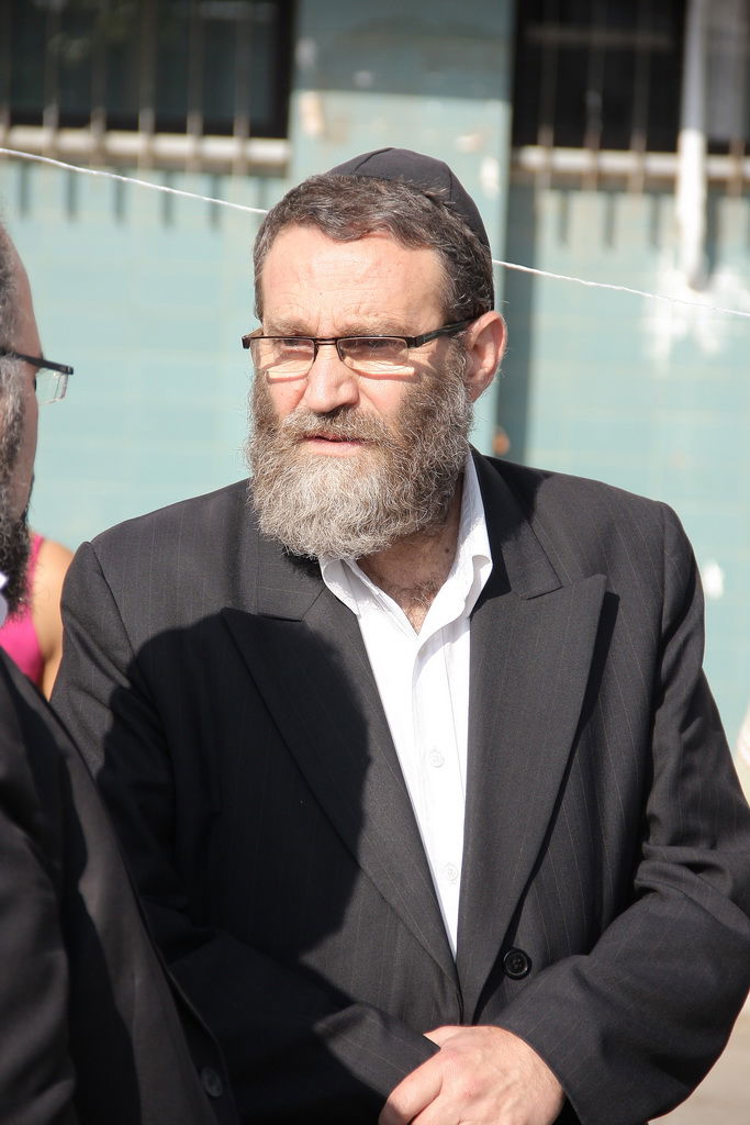 צפו: הלוחם החברתי, משה גפני, מפגין