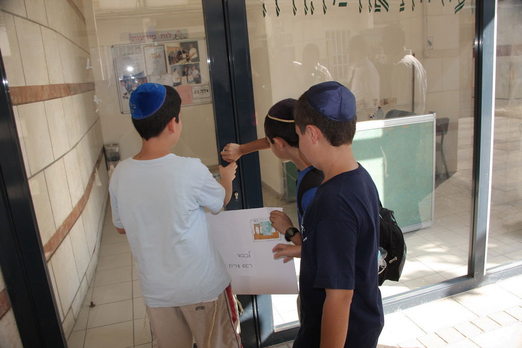 צפו: הלוחם החברתי, משה גפני, מפגין