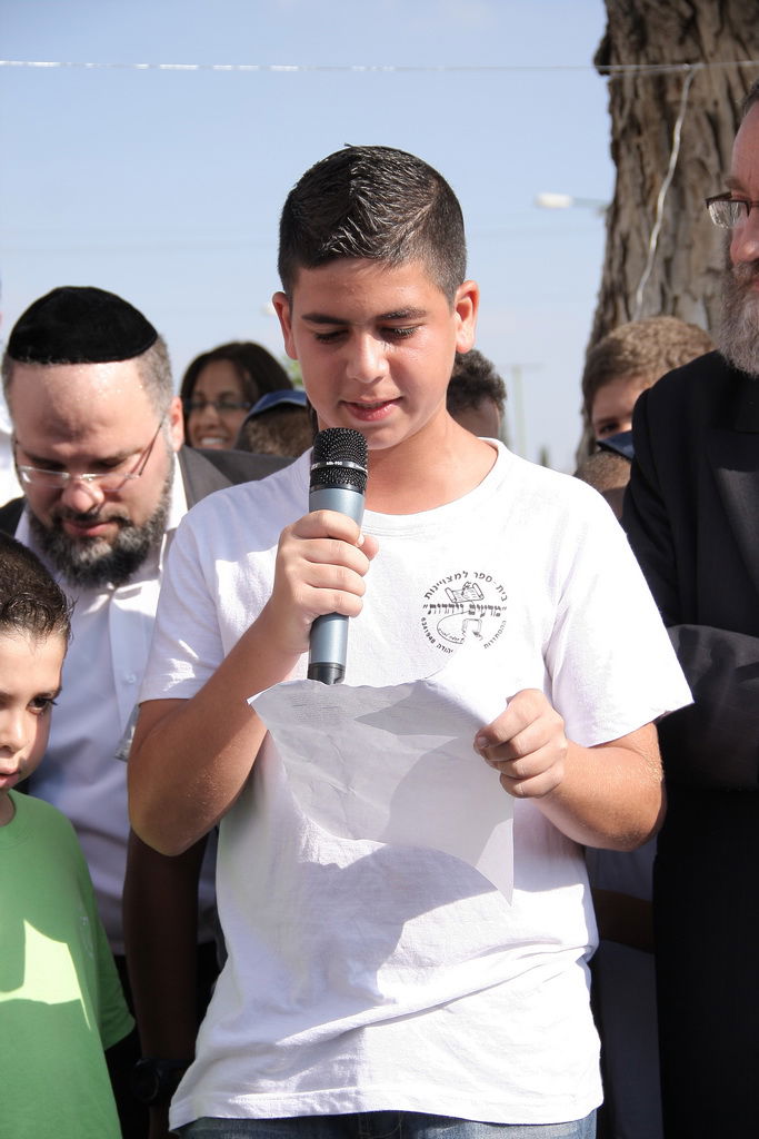 צפו: הלוחם החברתי, משה גפני, מפגין