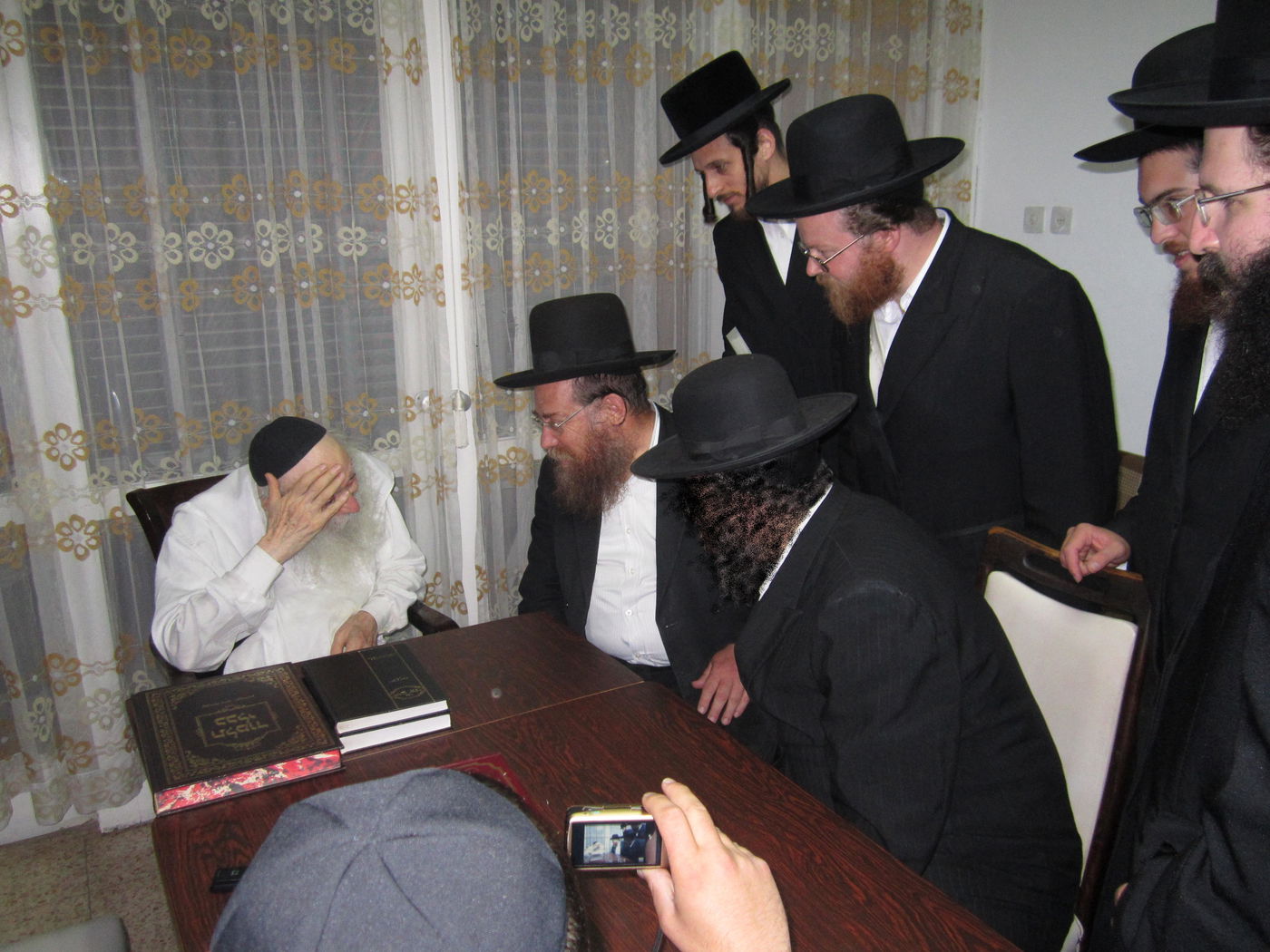 אחרית הימים: חסידים וליטאים בשחיטה אחת