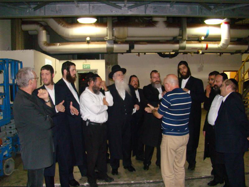 תיעוד: הנוסעים לאומן כובשים את נתב"ג