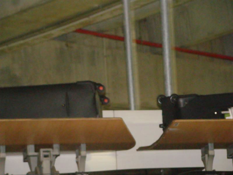 תיעוד: הנוסעים לאומן כובשים את נתב"ג