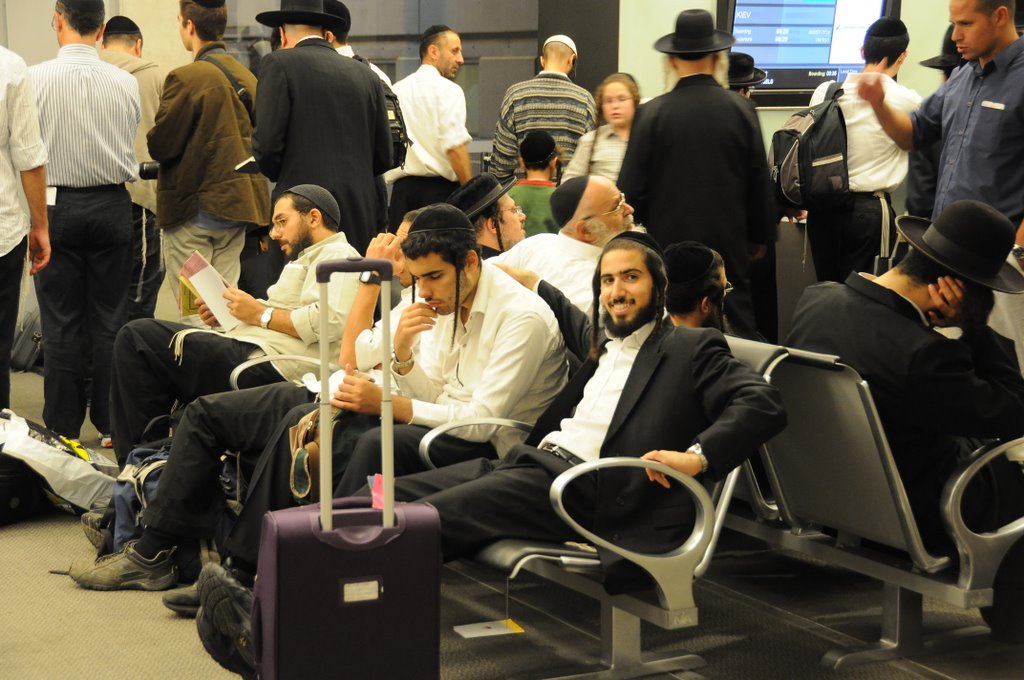 "רבינו, אני בדרך אליך" ● כל הדרך מנתב"ג לאומן ● גלריה