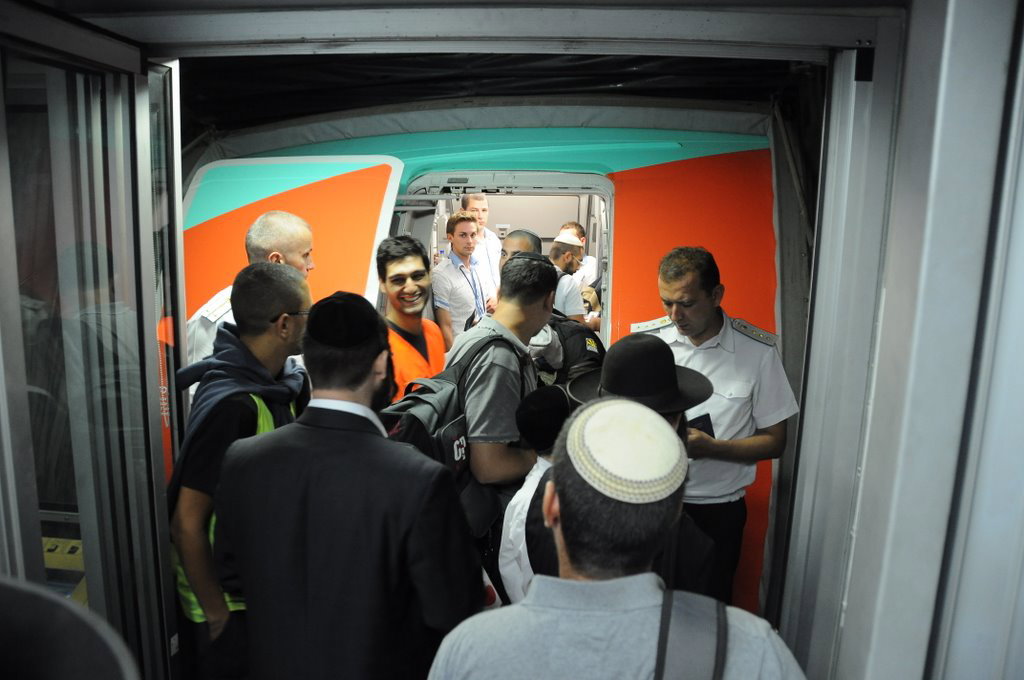"רבינו, אני בדרך אליך" ● כל הדרך מנתב"ג לאומן ● גלריה