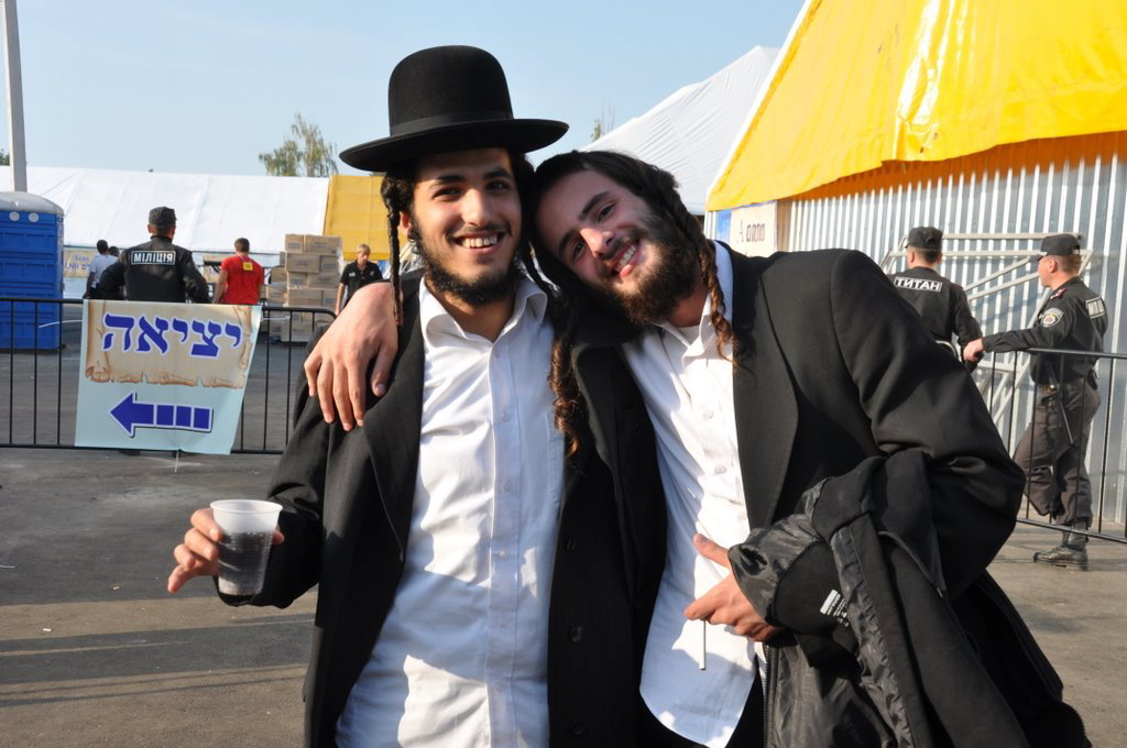 "רבינו, אני בדרך אליך" ● כל הדרך מנתב"ג לאומן ● גלריה