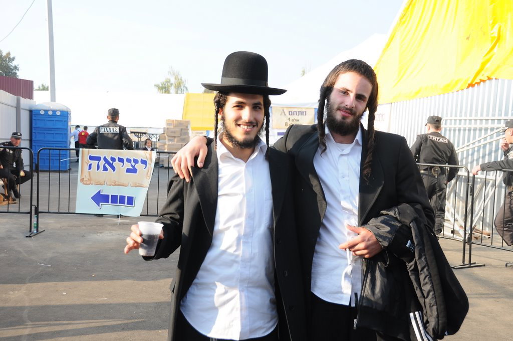 "רבינו, אני בדרך אליך" ● כל הדרך מנתב"ג לאומן ● גלריה