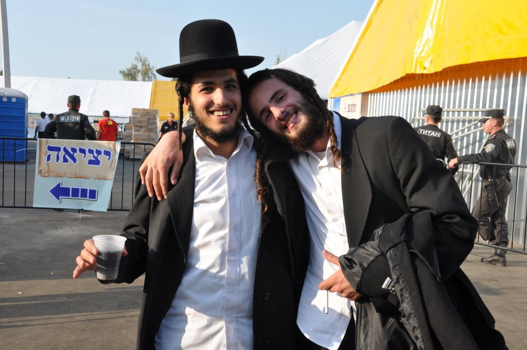 "רבינו, אני בדרך אליך" ● כל הדרך מנתב"ג לאומן ● גלריה