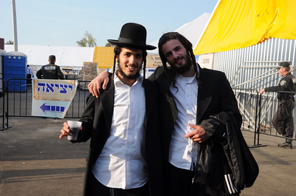 "רבינו, אני בדרך אליך" ● כל הדרך מנתב"ג לאומן ● גלריה