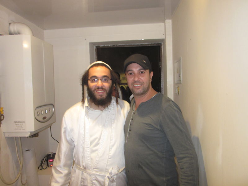 הרב ישראל פינטו עם הזמר ליאור נרקיס