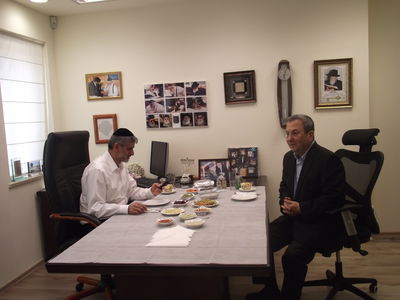 ערב יום הכיפורים: שר הביטחון נועד עם מרן הרב עובדיה יוסף