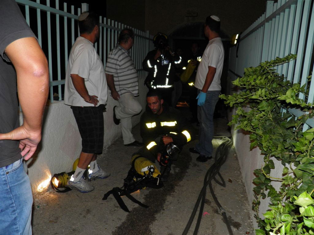 שריפה בצפת: ארבעה נפצעו, אחד בינוני