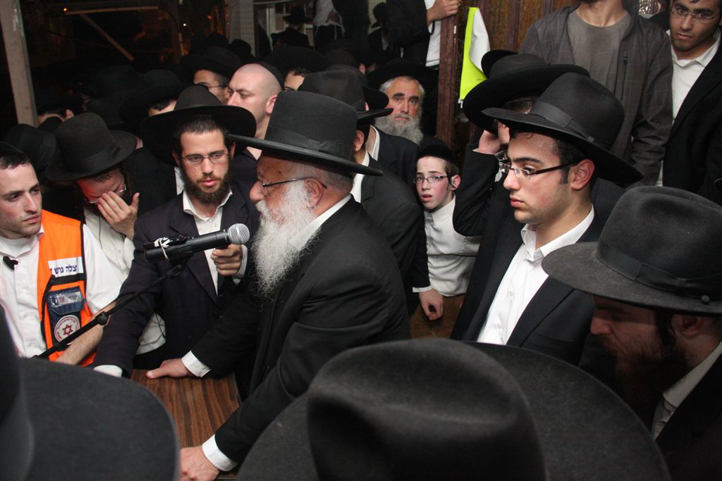 במסילה האחרונה: אלפים בהלווית הרה"ג משה גפן זצ"ל