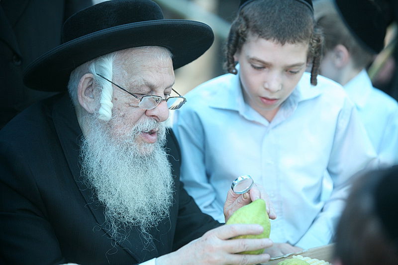 סוכות באוויר > בואו למסע בשוק ארבעת המינים