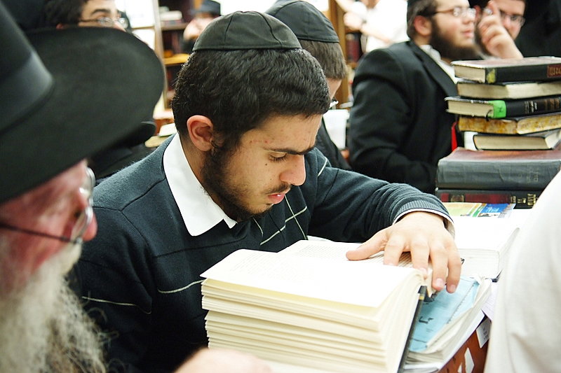 תיעוד מרהיב: הישיבה הגדולה בעולם