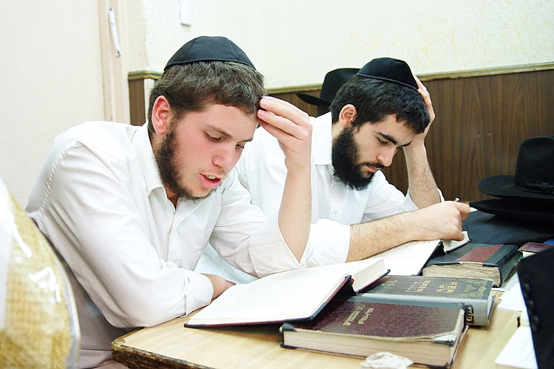 תיעוד מרהיב: הישיבה הגדולה בעולם