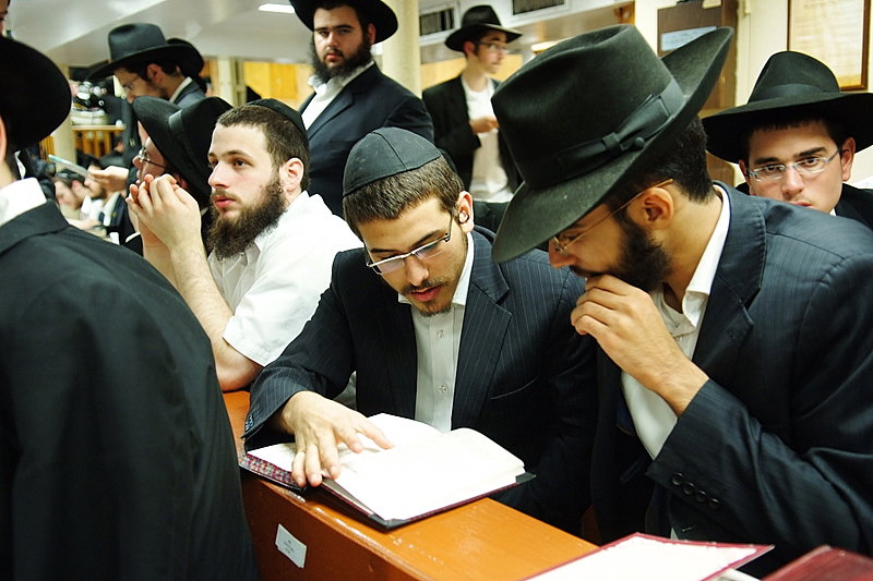 תיעוד מרהיב: הישיבה הגדולה בעולם