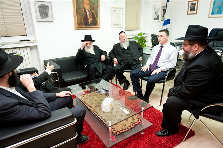 גדעון סער מתכונן לחג