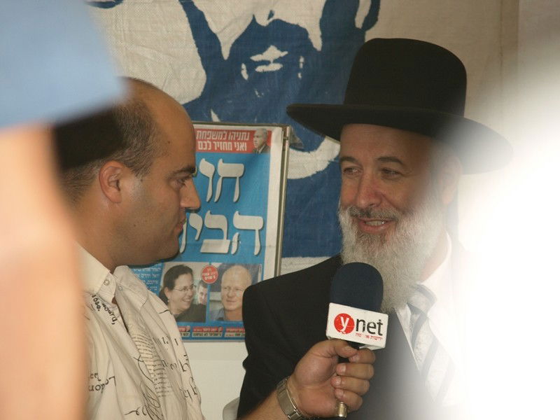 לפני פירוק מאהל שליט: הרב יונה מצגר התארח