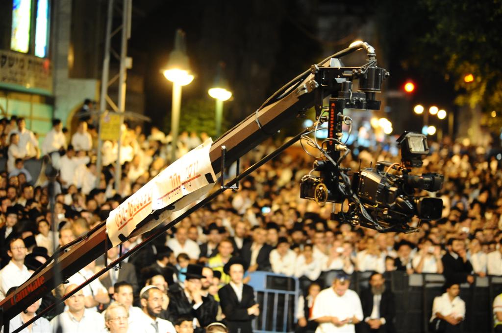 30 אלף איש רקדו עם מישקולץ ● מרהיב