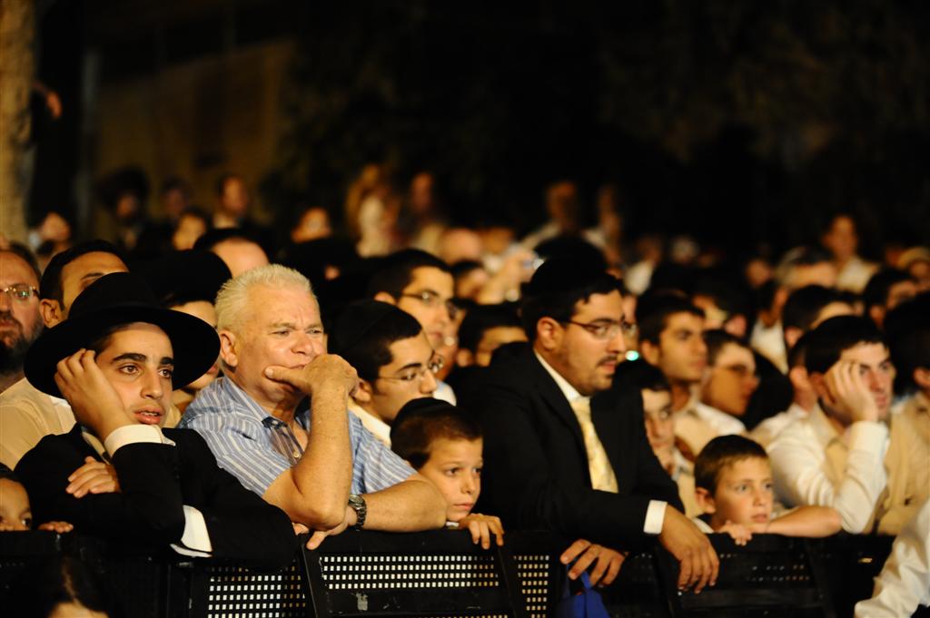30 אלף איש רקדו עם מישקולץ ● מרהיב