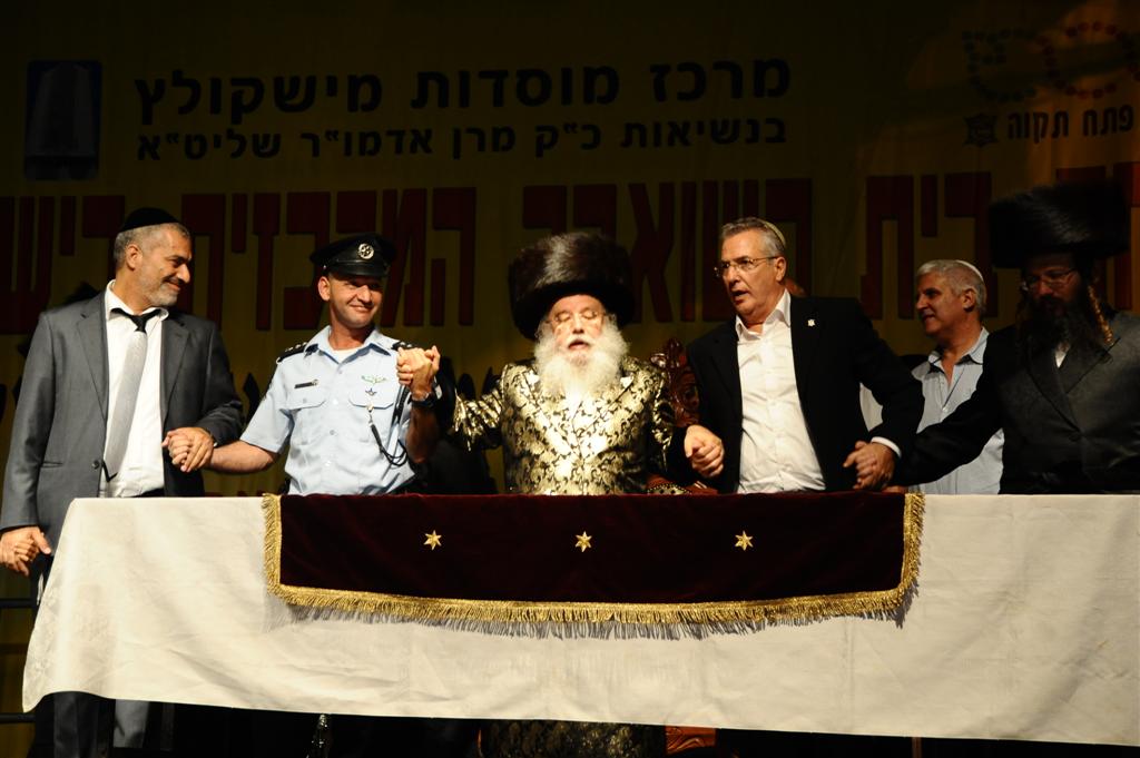 30 אלף איש רקדו עם מישקולץ ● מרהיב