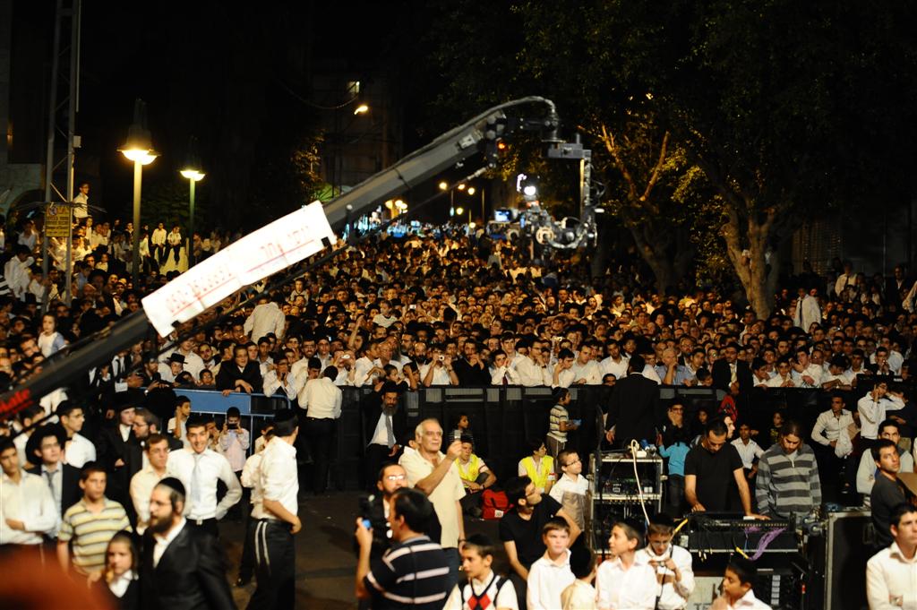 30 אלף איש רקדו עם מישקולץ ● מרהיב