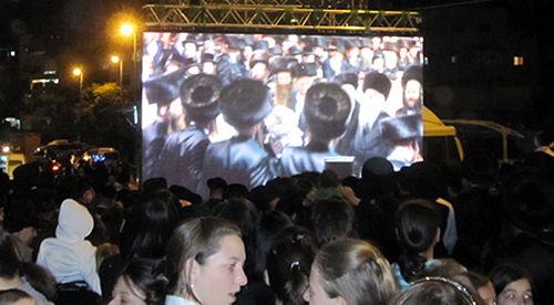 הפיתרון להפרדה: מסך דיגיטלי דו-צדדי