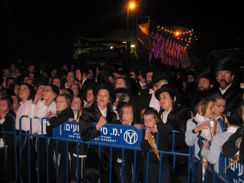 הפיתרון להפרדה: מסך דיגיטלי דו-צדדי