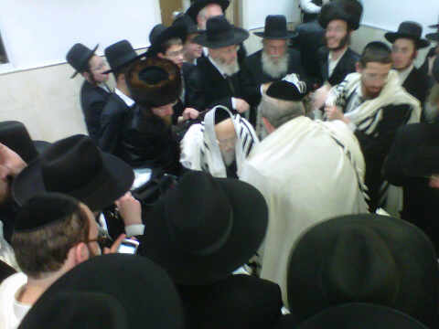 למרות מצבו הבריאותי ובצל האסון: הגרי"ש שימש כסנדק