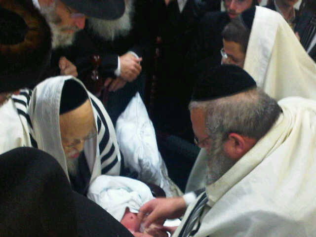 למרות מצבו הבריאותי ובצל האסון: הגרי"ש שימש כסנדק