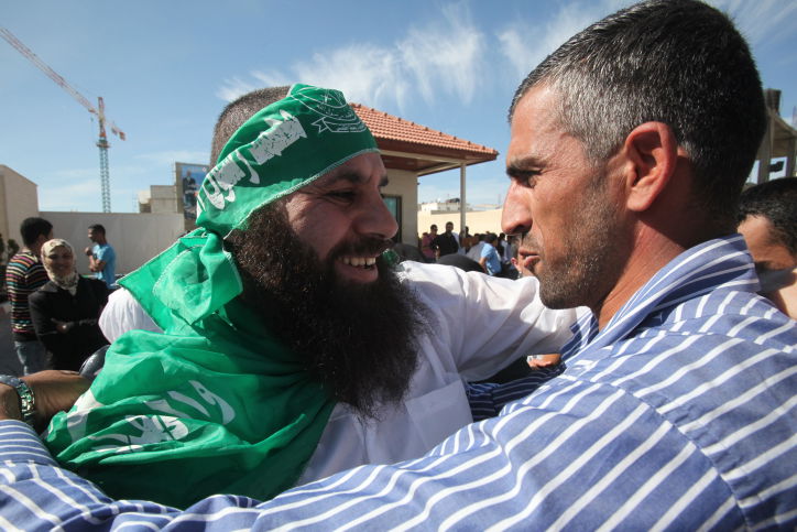 תיעוד: מאות המחבלים חוגגים בעזה