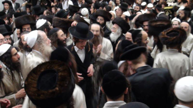 לא מפסיקים לרקוד: השמחה ב'שובו בנים'