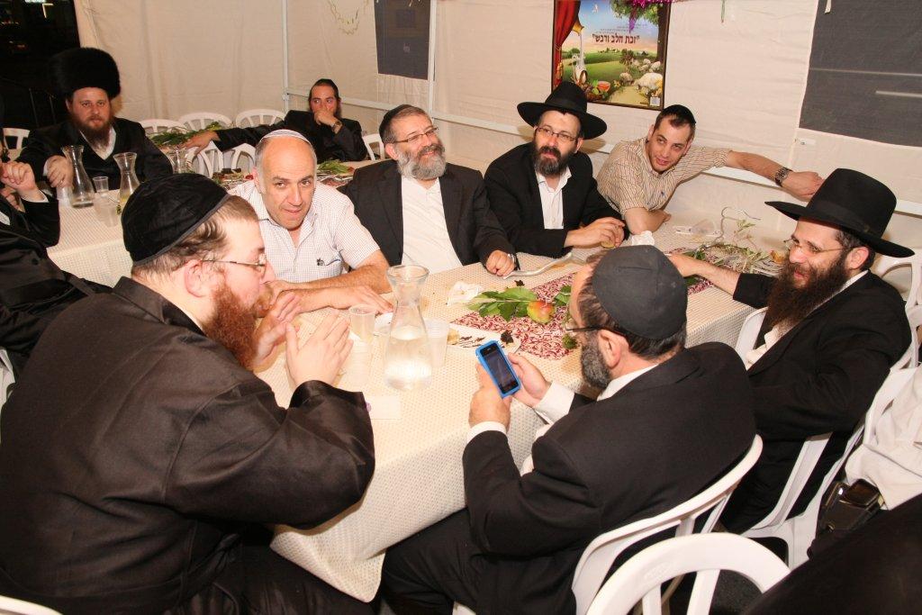 אושפיזין דבקהילה