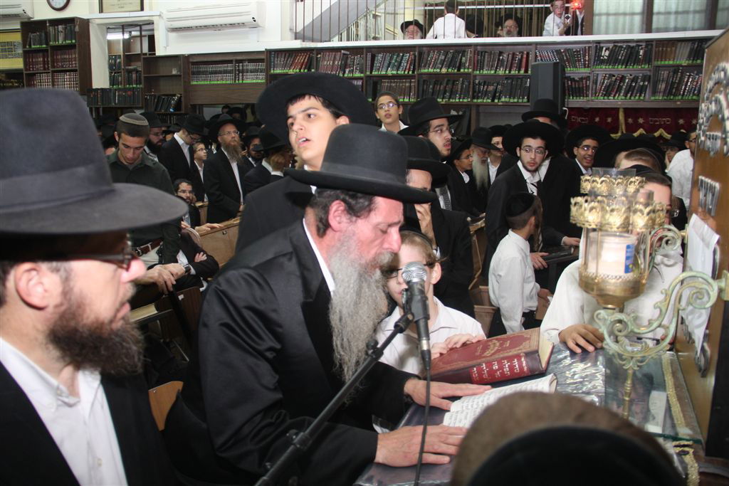 תיעוד: גדולי הדור מספידים את הרבנית קנייבסקי ע"ה