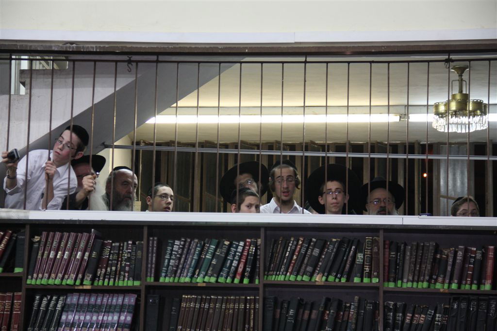 תיעוד: גדולי הדור מספידים את הרבנית קנייבסקי ע"ה