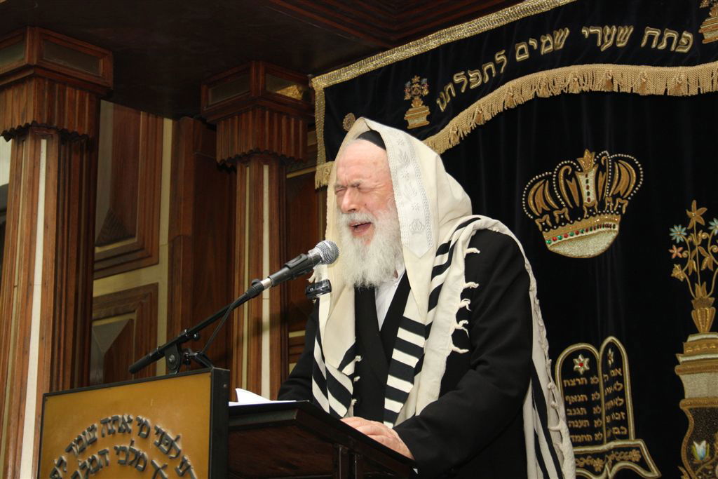 תיעוד: גדולי הדור מספידים את הרבנית קנייבסקי ע"ה